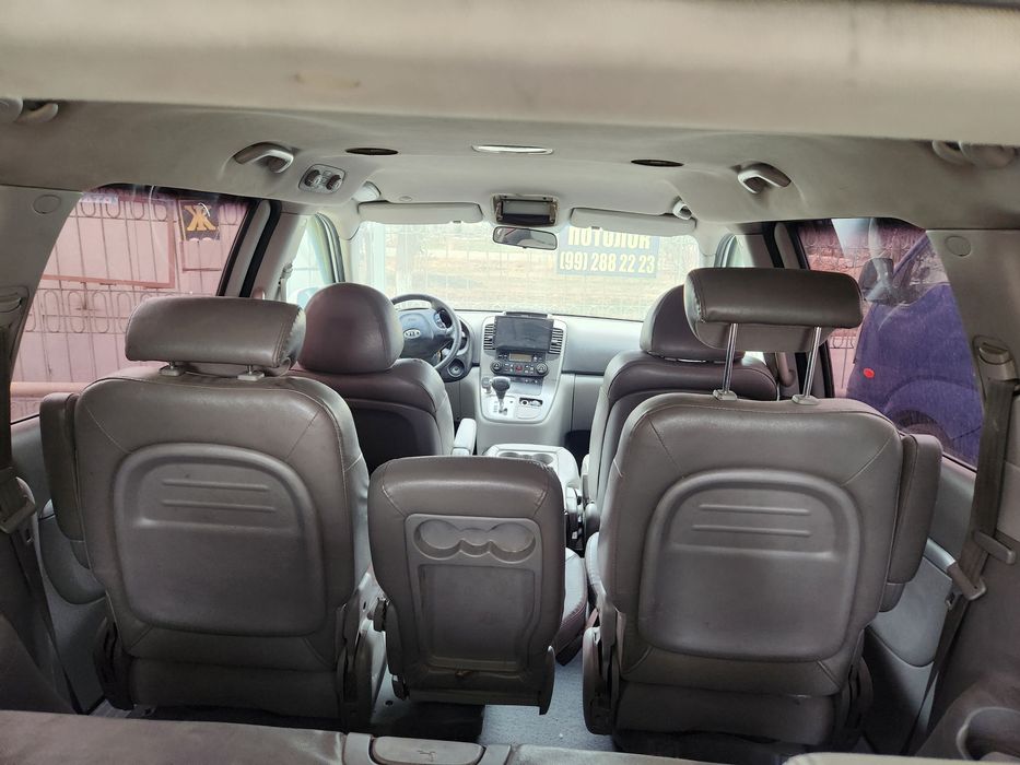 Kia Carnival sotiladi