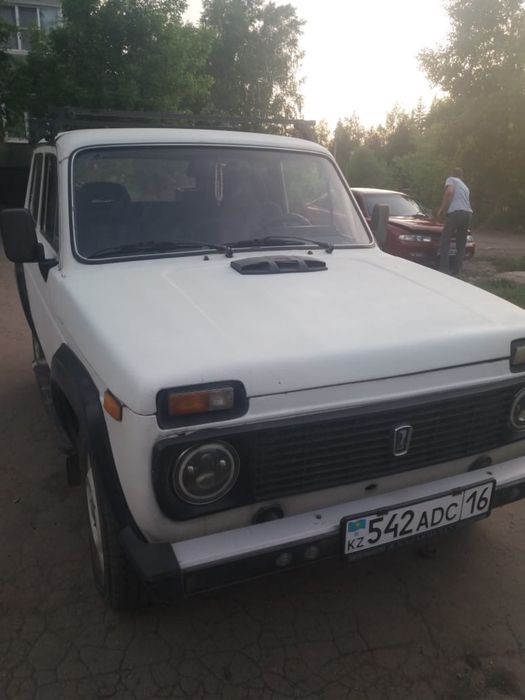 Продам машину ваз 21213