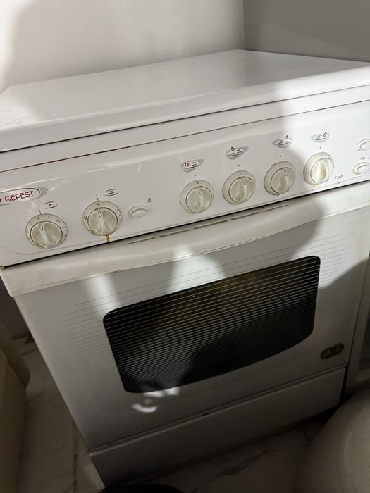 Продаю газовую плиту