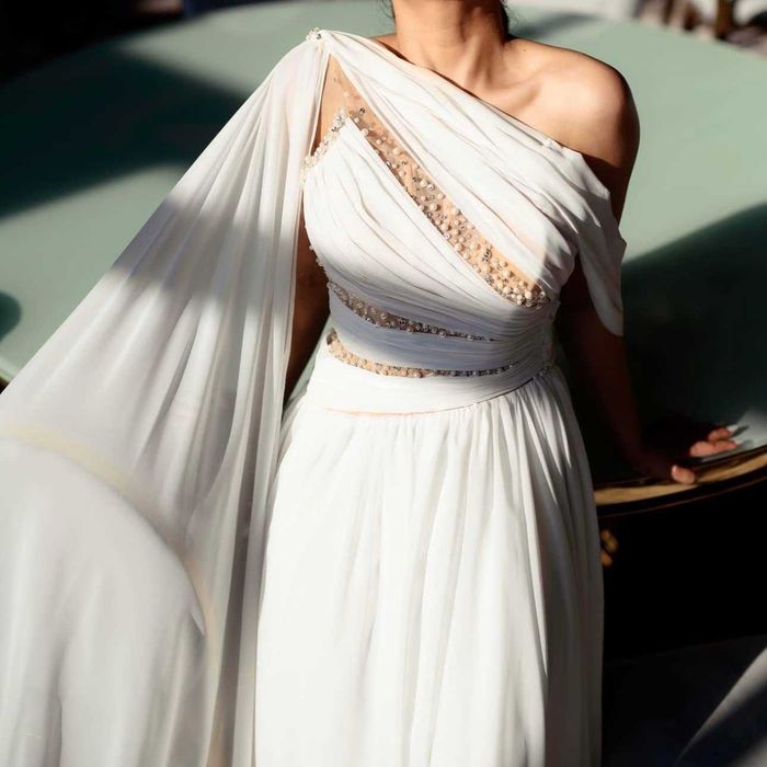 Rochie mireasa cusuta manual cu perle + voal cu perle (marime 34/36)