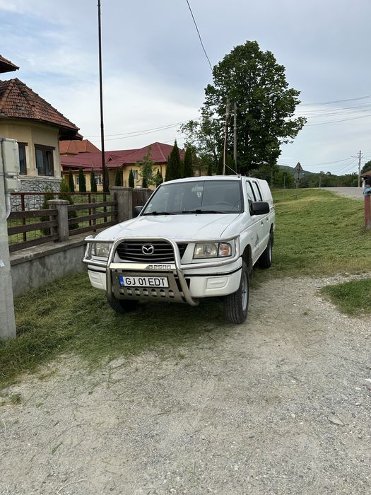 Mazda B2500 2.5 , an 2005, AC
