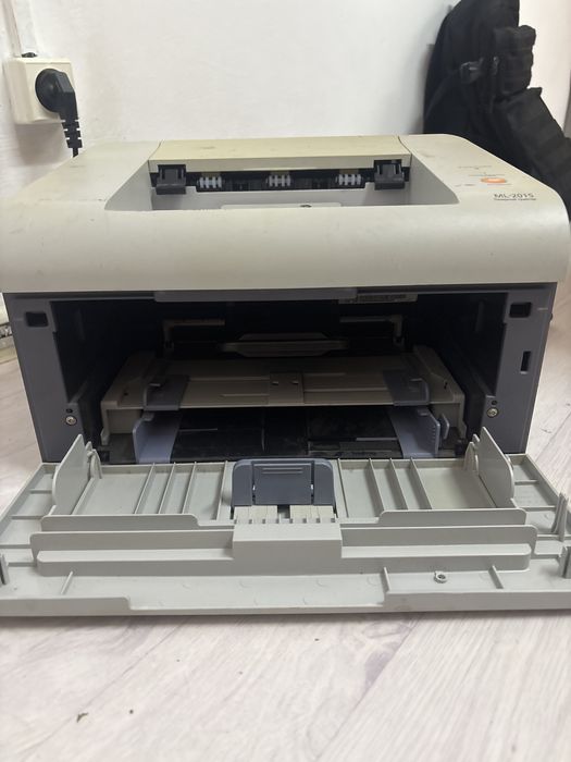 Принтер ML 2015 лазерный, в хорошем состоянии