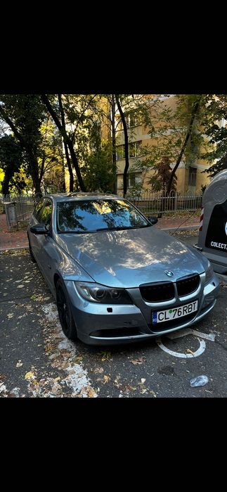 Vând BMW E90 320d . Preț Negociabil.