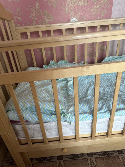 Детская кроватка
