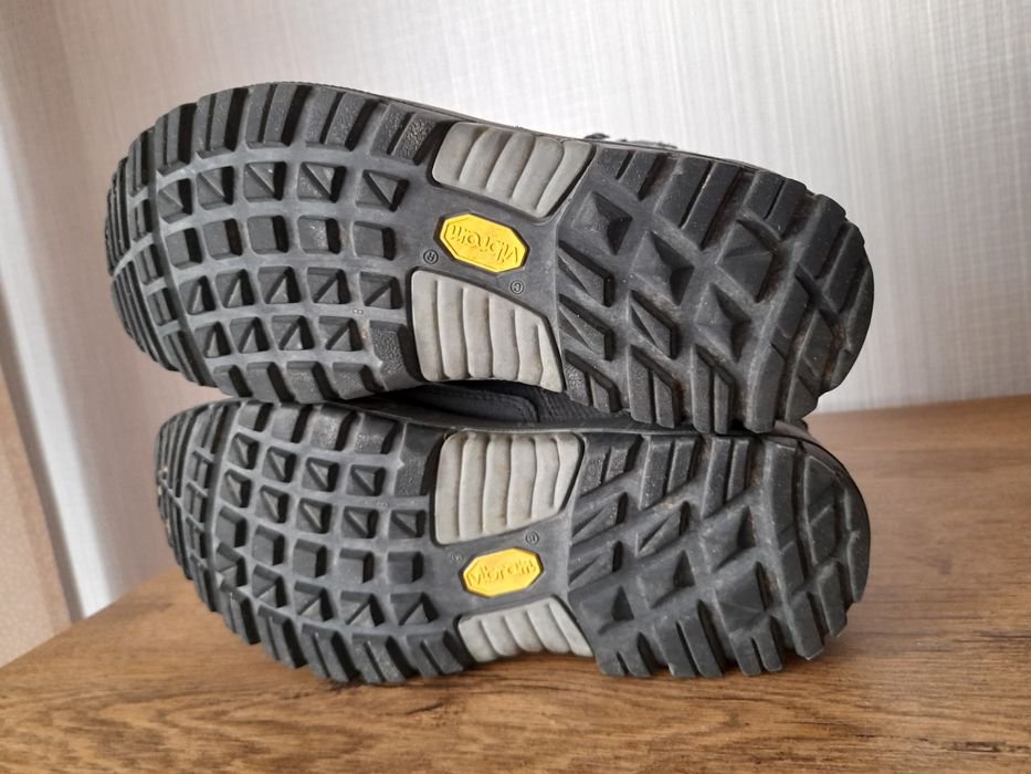 LOWA gore tex обувки 36 номер.
