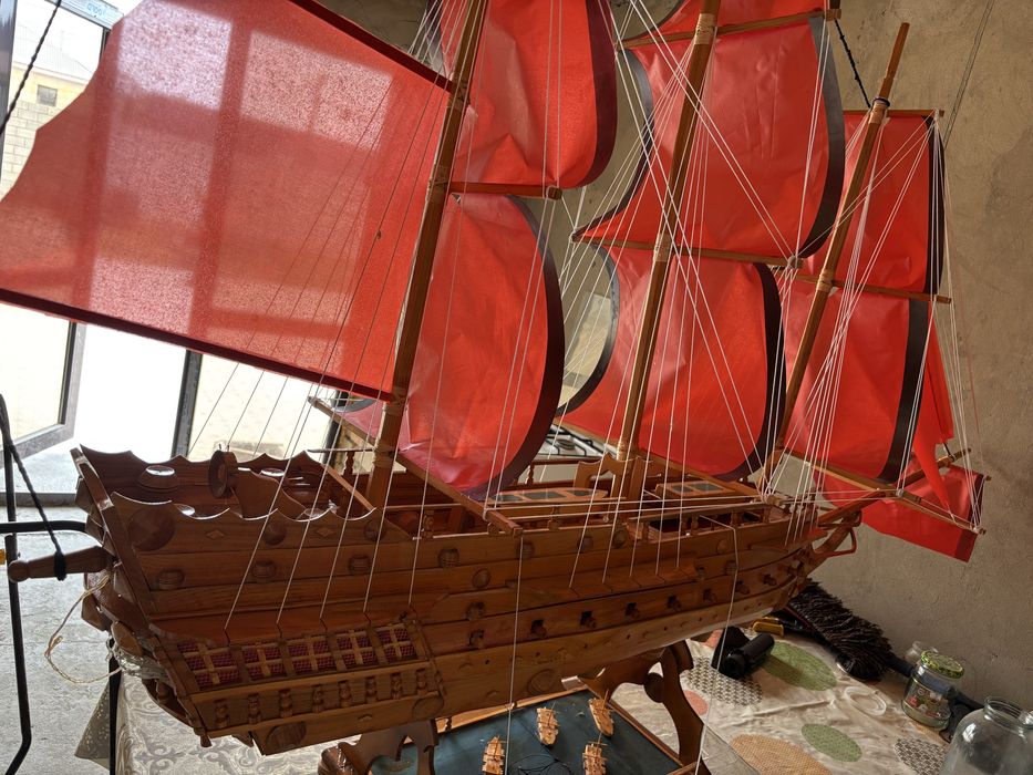 Корабль,колекционый