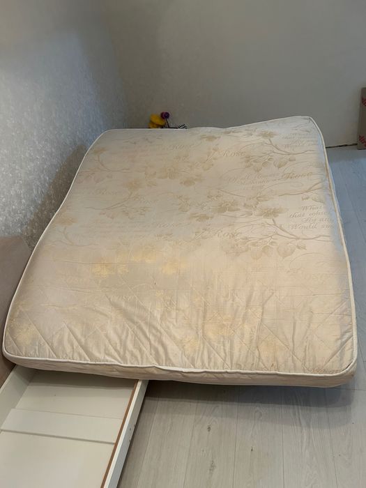 Продам 2 матраса размер 160*200.