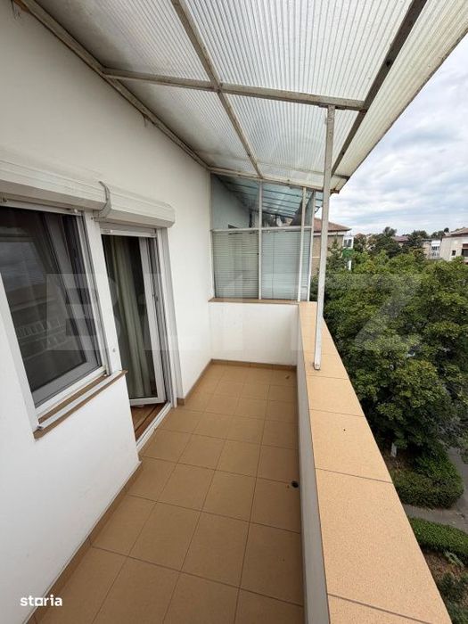Apartament 3 camere, 2 bai, 2 balcoane, zona Decebal-Dacia