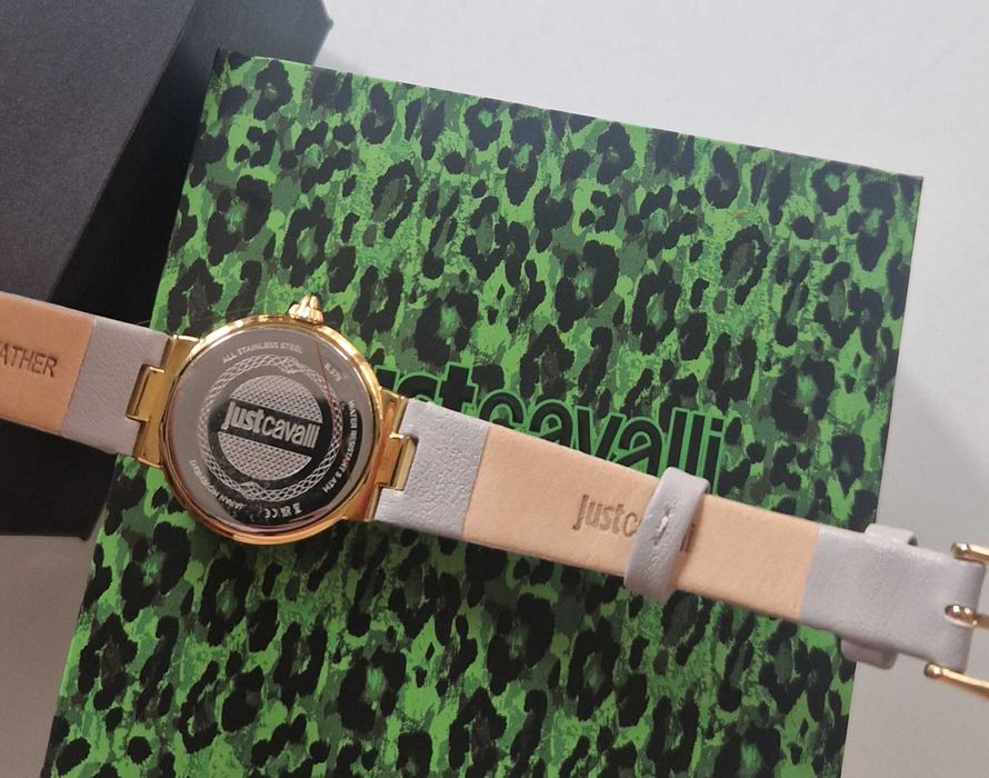 Часовник Just Cavali нов