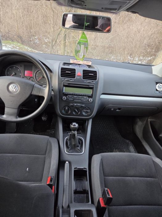 Vând Volkswagen Jetta 2.0 TDI