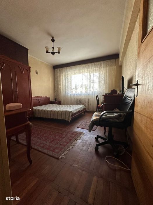Apartament 3 camere decomandat, zona Calarasilor.