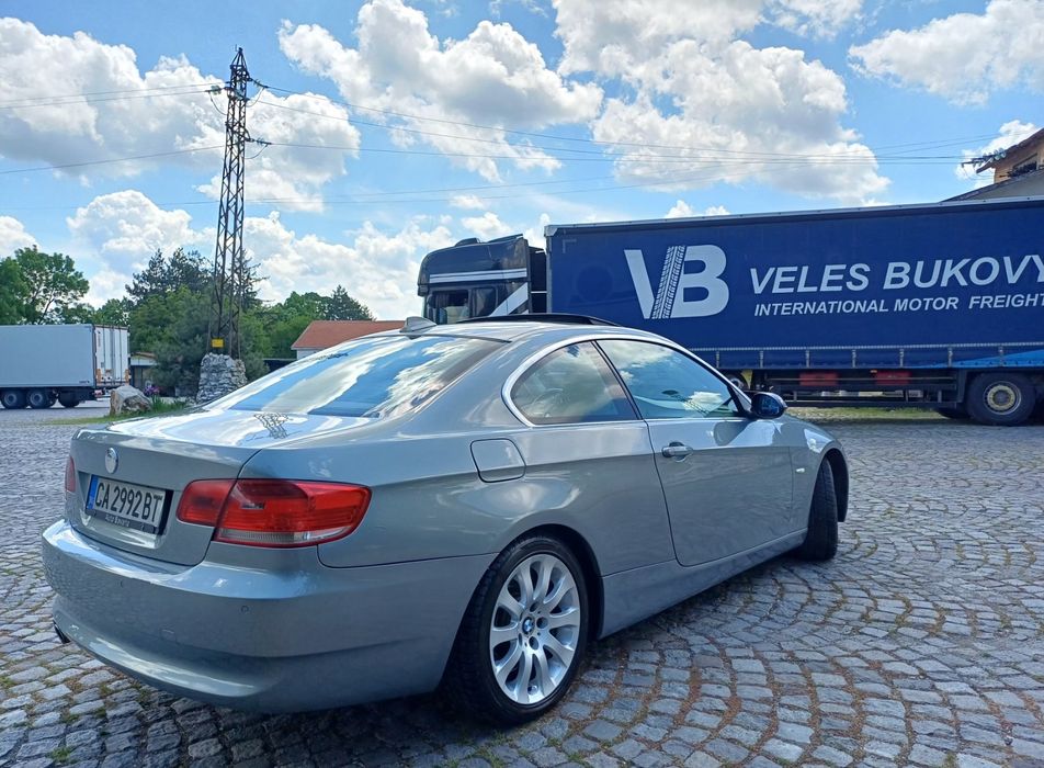 Продавам автомобил BMW E92 330D