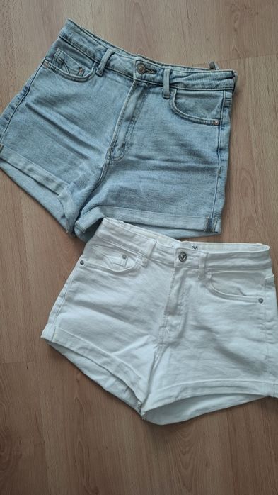 Два чифта къси панталони Stradivarius