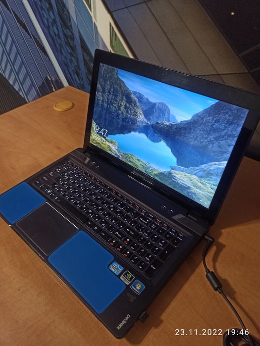 Ноутбук Lenovo .