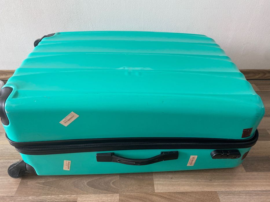 Олекотен твърд голям куфар Hot tuna