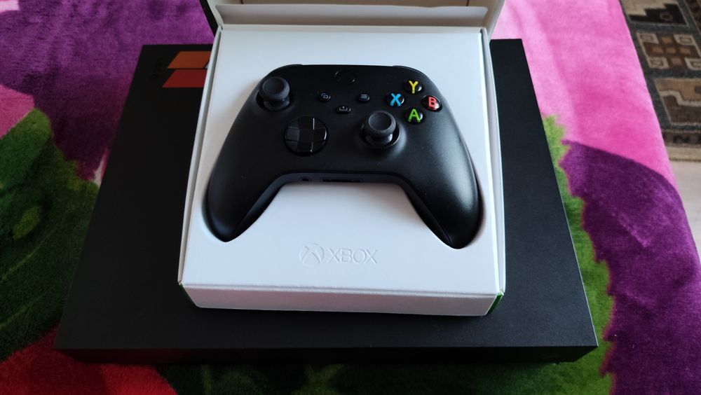 Pachet Xbox One X 1Tb+ Televizor FDH 32" Philips