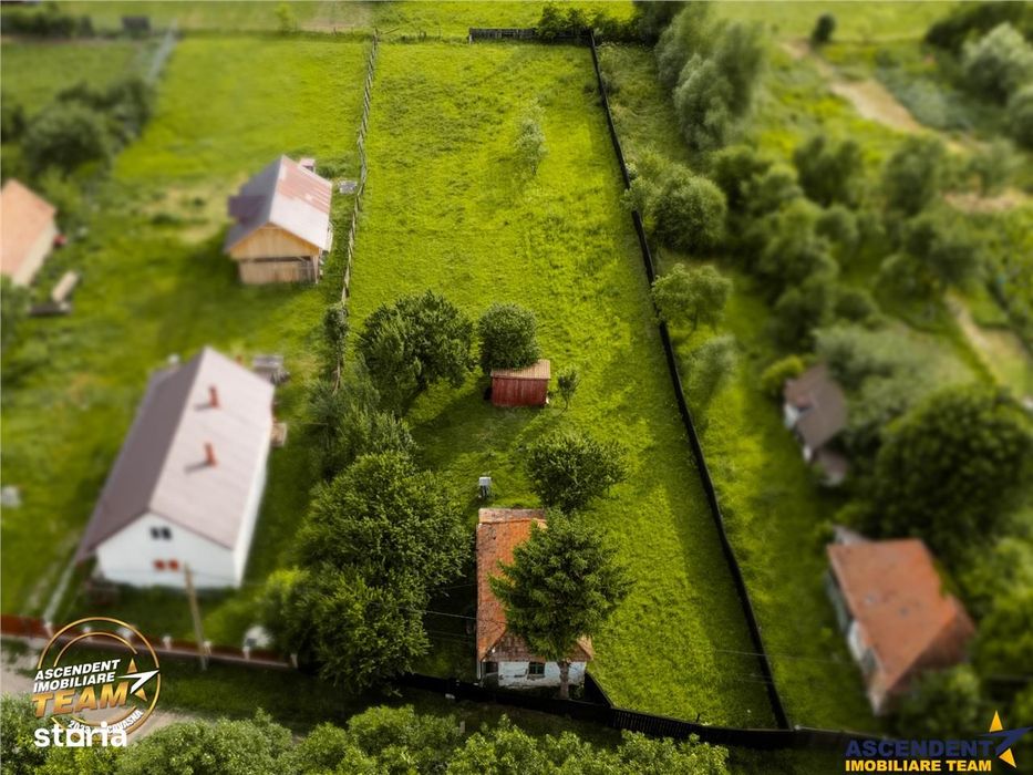 Refugiu autentic in Marcusa, 2.619 mp +casa traditionala, 24 ml Fs, ut