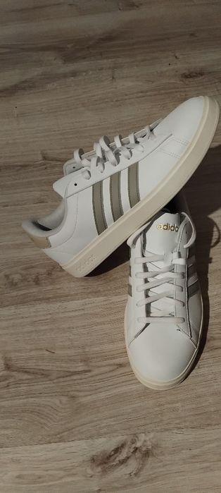 Adidași adidas nr marimea 46
