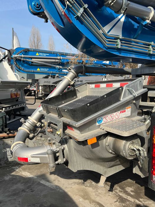 Автобетононасос Howo Jiuhe JH38 на шасси HOWO TX (38 метр)