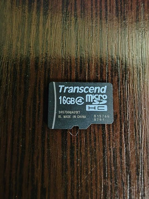 Смартфон Motorola Moto G30 + карта памет 16 GB