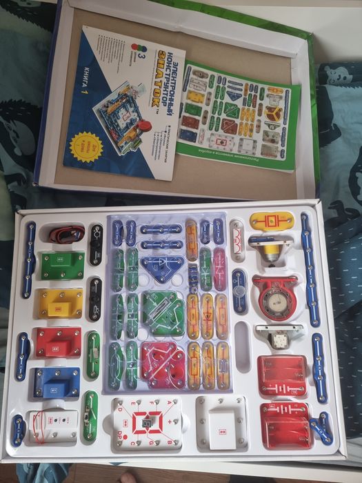 Продам конструктор Лего