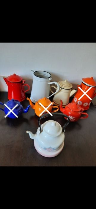 Set farfurii emailate, ibrice/ceainice vintage