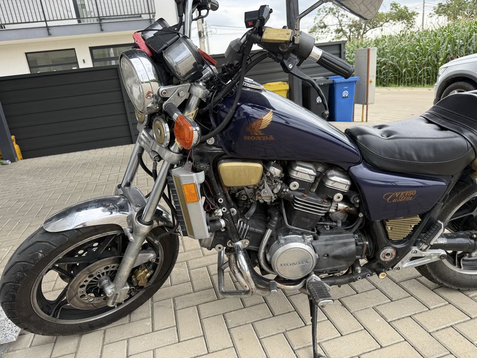 HONDA VF 750 CUSTOM stare foarte bună, înmatriculat.