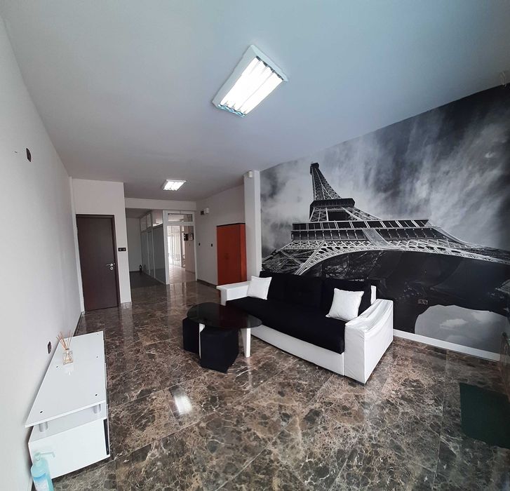 Дава се под наем Магазин в Търговище, Център - 50 кв.м за 229.5 € - Снимка #2