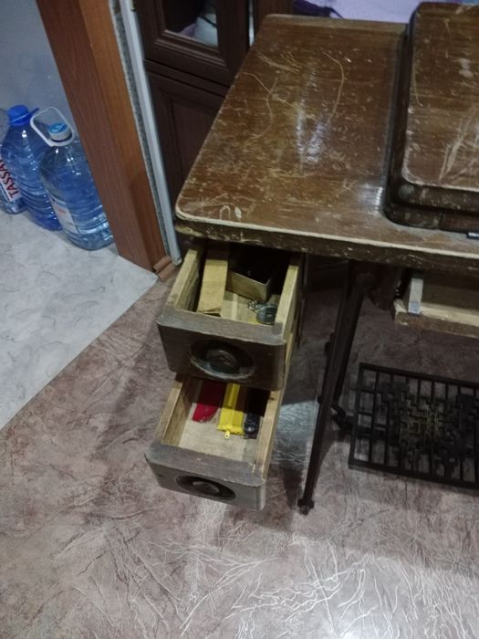 Продаю швейную машину