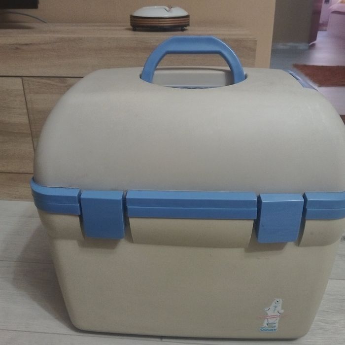 Хладилник за автомобил на 12 волта