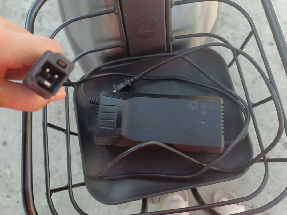 Электро мопед с оригинал зарядкой