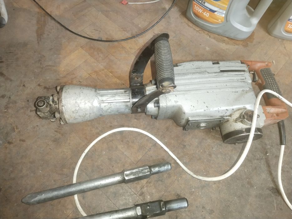 Продам отбойный молот