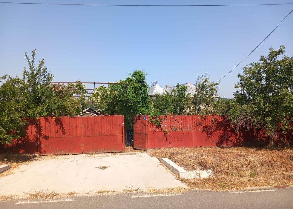 Vând casă în comuna Măciuca + terenuri extravilan!