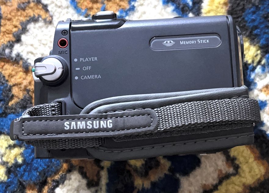 Продам видеокамеру