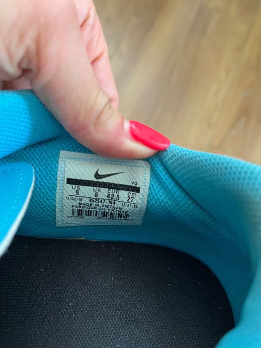 Оригинални бутонки на Nike