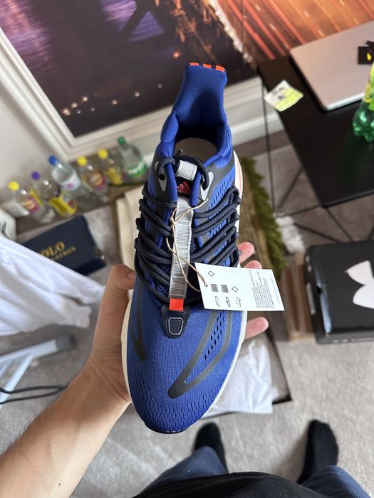 Кроссовки Adidas us10 в наличии. Бесплатная доставка.