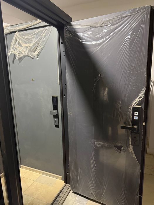 Sifatli temir eshik sotiladi, mustahkam va ishonchli