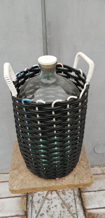 Продам бутыли двадцати литровые