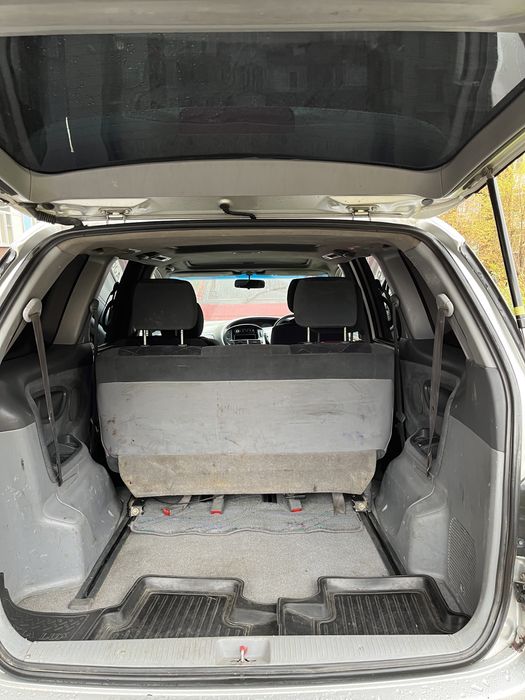 Машина Тайота естима эконом класс