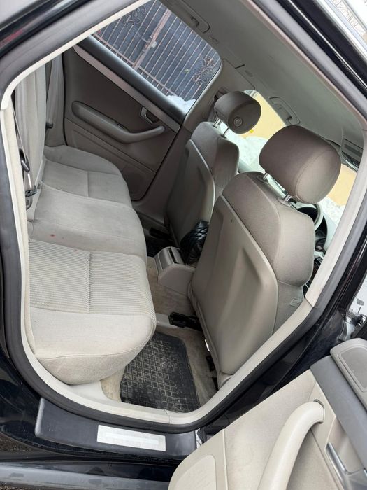 Vând Audi A4 B7 -S-line -2007 -2.0 tdi 170 cp -xenon