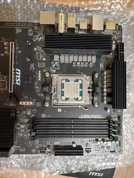 AMD Ryzen 5 7600 + MSI Pro B650-S Wi-Fi