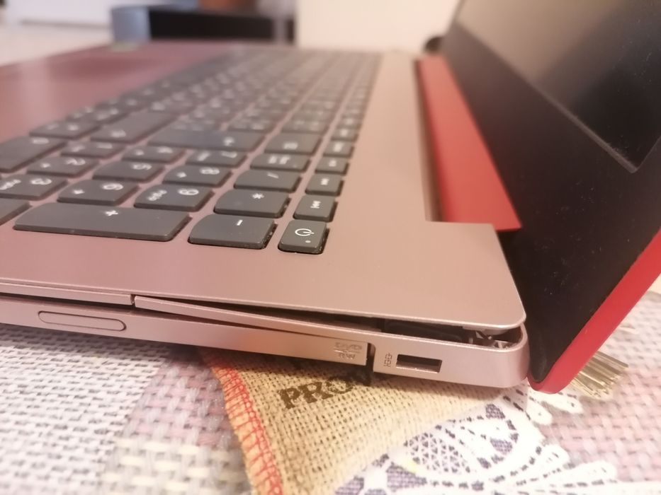 Лаптоп Lenovo Ideapad 320-15IKB (за части/надграждане)