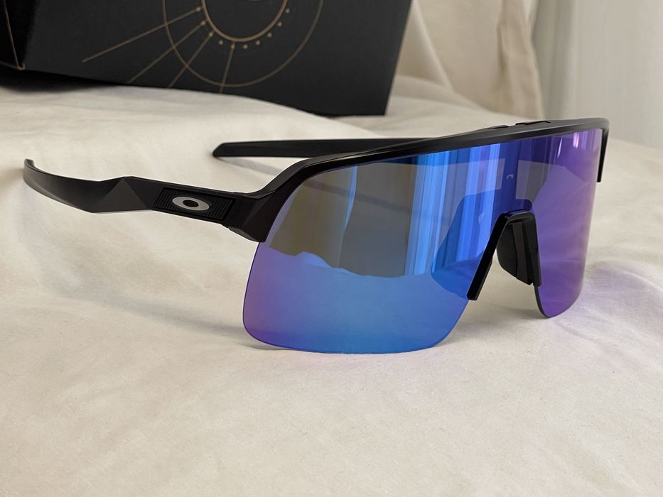 Oakley sutro lite