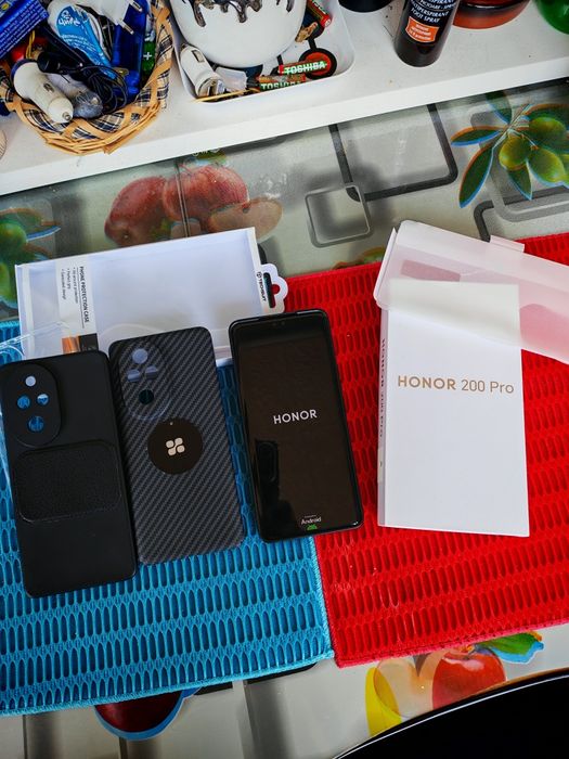 Honor 200 PRO  5 G cu 12 GB și 512 GB memorie
