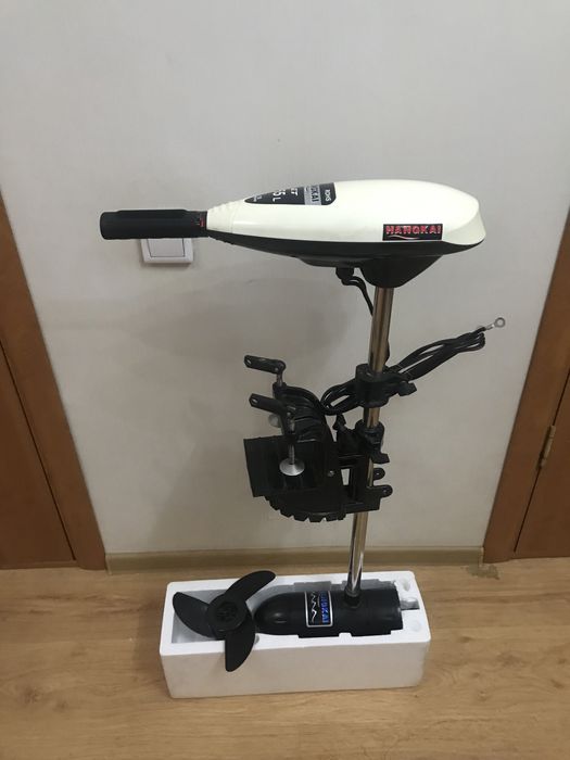 Продам лодку с электромотором и эхолотом