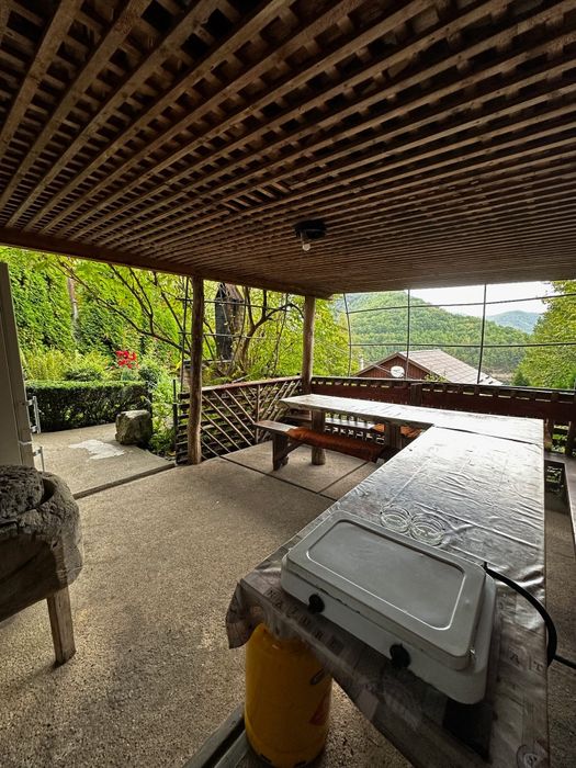 Cabana de inchiriat pe malul lacului Tarnita