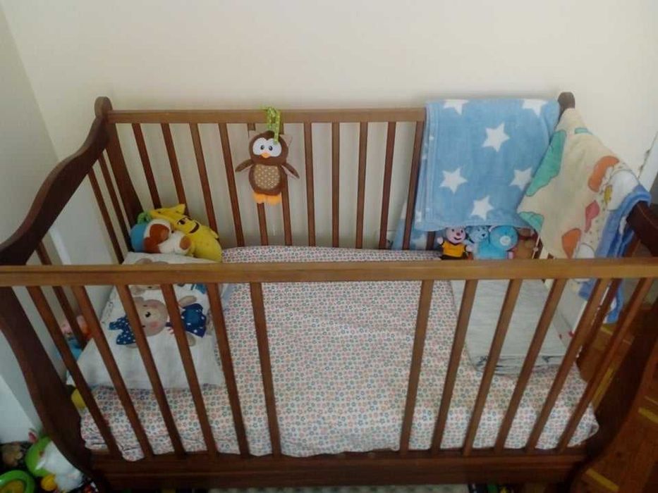 Дървено детско креватче