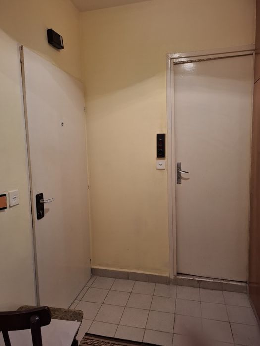 Дава се под наем Едностаен апартамент в Хасково, Център - 50 кв.м за 178.5 € - Снимка #6