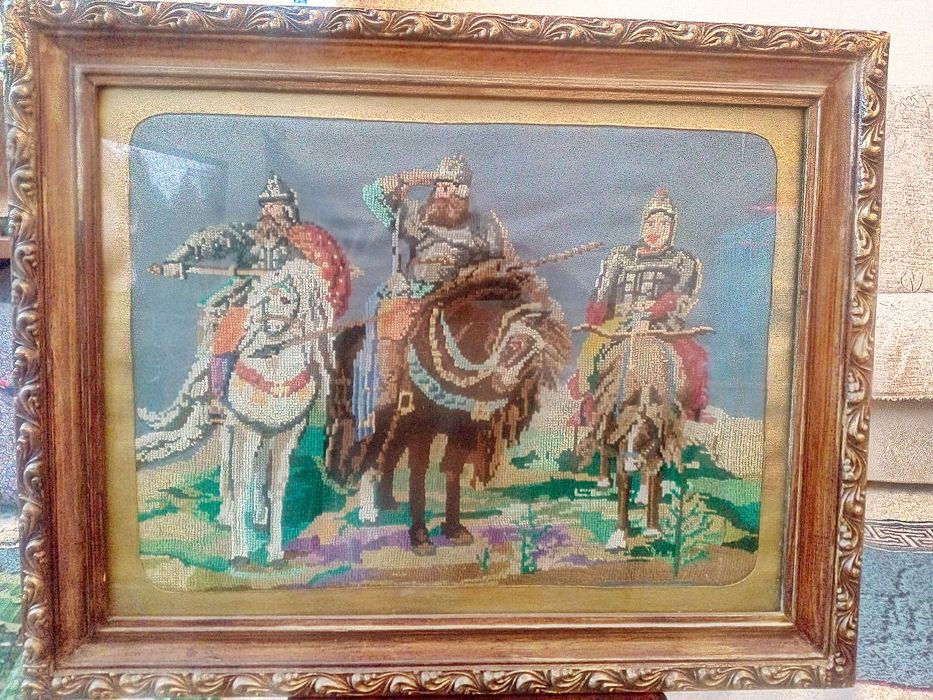 Картина. Вышита нитками  мулине. Картине 75 лет ,Рама- своя, родная