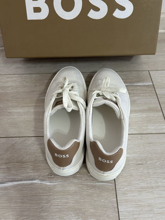 Бели кецове Boss